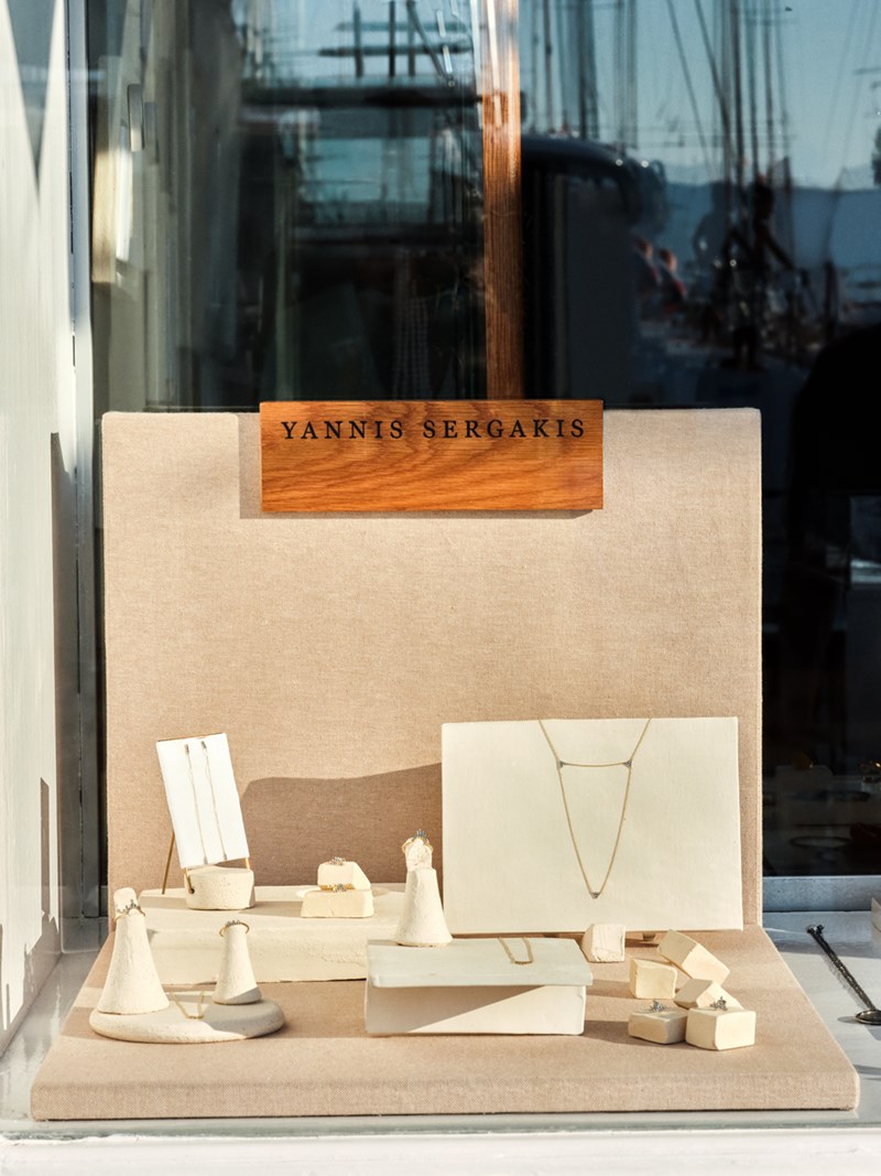 Yannis Sergakis Hydra