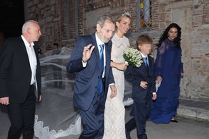 Γάμος Νικόλαου Ντε Γκρες & Χρυσής Βαρδινογιάννη | Η άφιξή τους στον Ιερό Ναό Αγίου Νικολάου Ραγκαβά - εικόνα 5