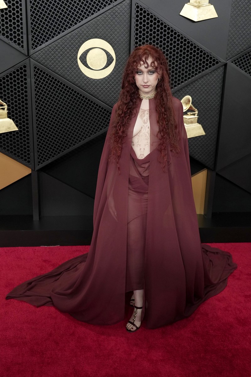 H Chappell Roan με custom Mugler.