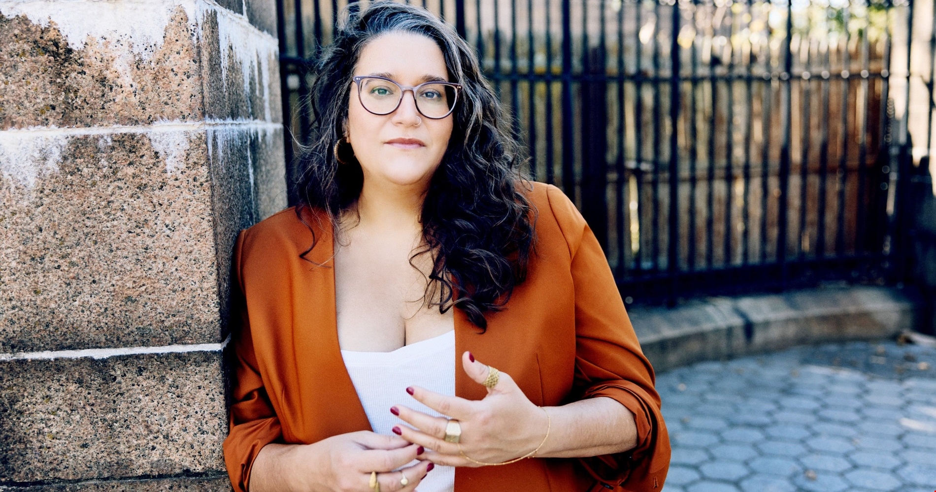 WOW Athens | Σκηνική ανάγνωση του έργου Ορλάντο από τη Ρούλα Πατεράκη - εικόνα 1