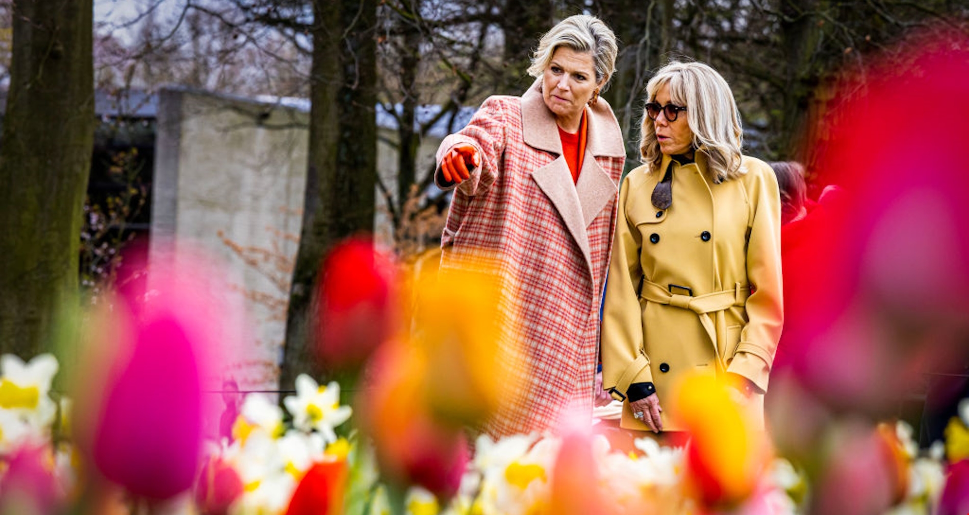 Μετά τη βασίλισσα Maxima και η Brigitte Macron incognito σε συναυλία της Lady Gaga