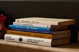 H Banu Mushtaq γράφει ιστορία με τη νίκη του βραβείου Booker 2025 - εικόνα 1