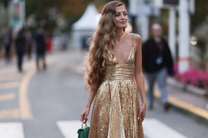 Πώς θα περιορίσεις πραγματικά το φριζάρισμα στα μαλλιά τις μέρες με υγρασία - εικόνα 1