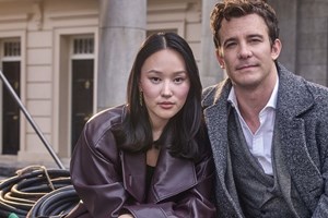 Claudia Jessie | Ο νέος της ρόλος μετά το Bridgerton - Με ποιον διάσημο τραγουδιστή συνεργάζεται - εικόνα 1