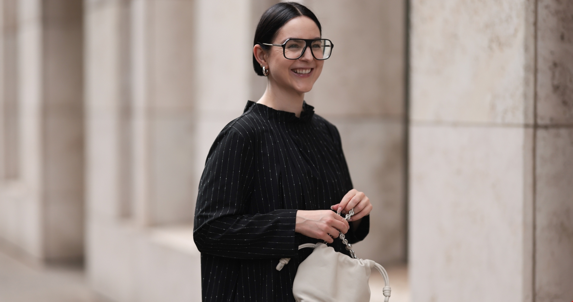 Αυτό το πουά midi φόρεμα από τη Zara είναι το ιδανικό transitional piece για το φθινόπωρο - εικόνα 2