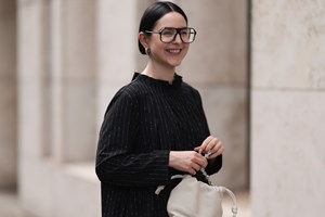 Αυτό το πουά midi φόρεμα από τη Zara είναι το ιδανικό transitional piece για το φθινόπωρο - εικόνα 2