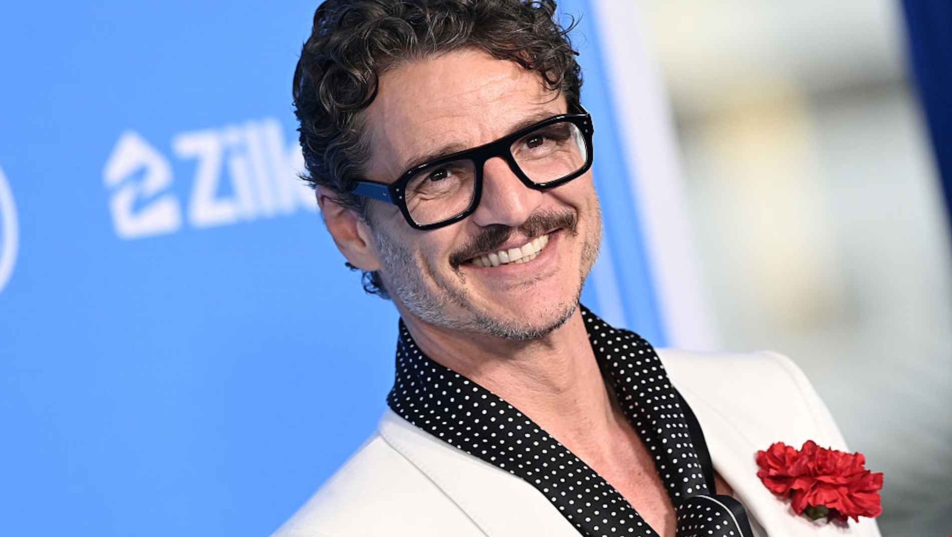 Έτος 1991 | Ο νεαρός Pedro Pascal ποζάρει μαζί με την οικογένειά του σε ένα σπάνιο κλικ - εικόνα 1