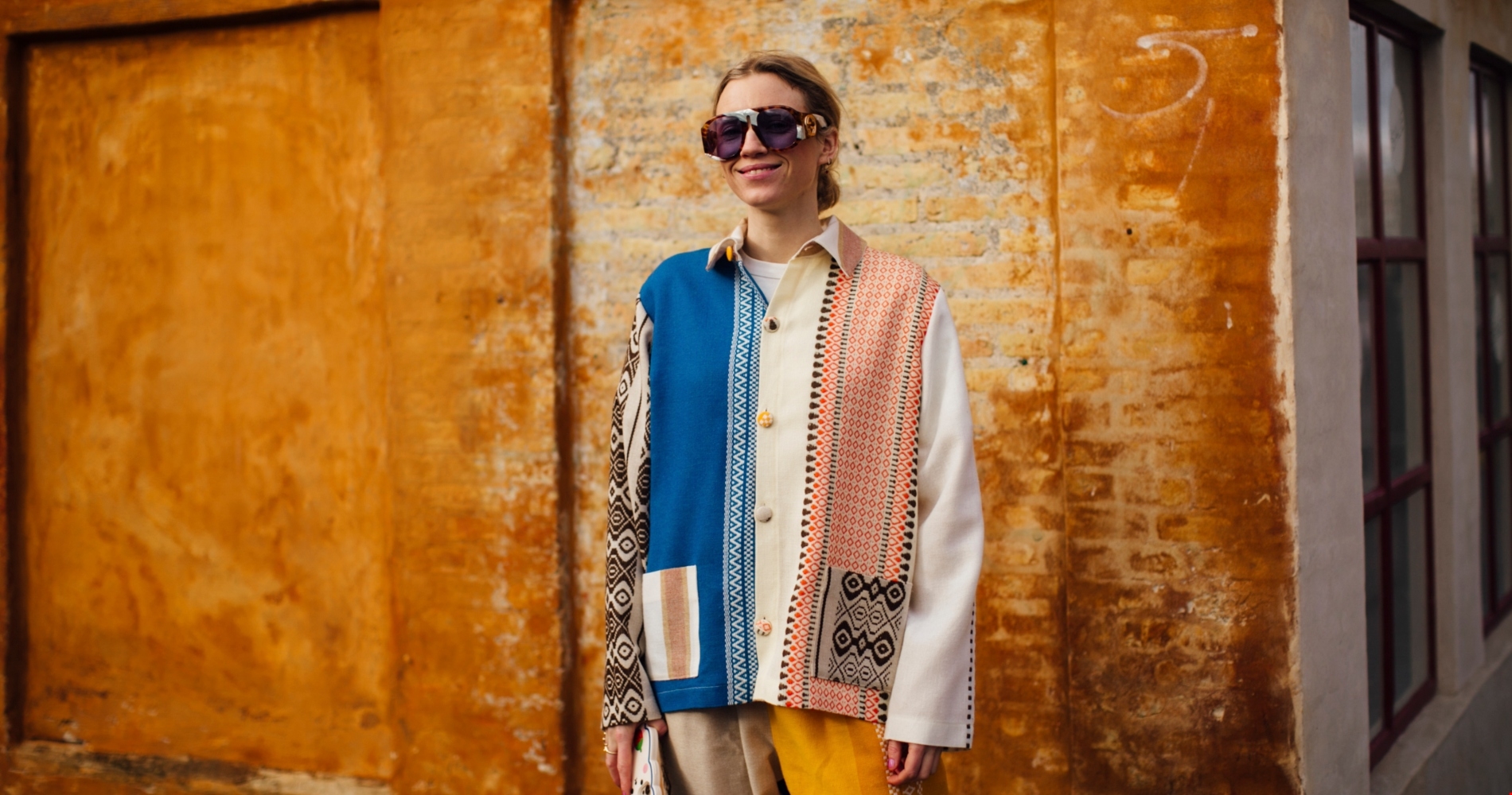 Οι 3 κανόνες του στιλ για τα βραδινά looks που θα φορέσεις στο νησί - εικόνα 1