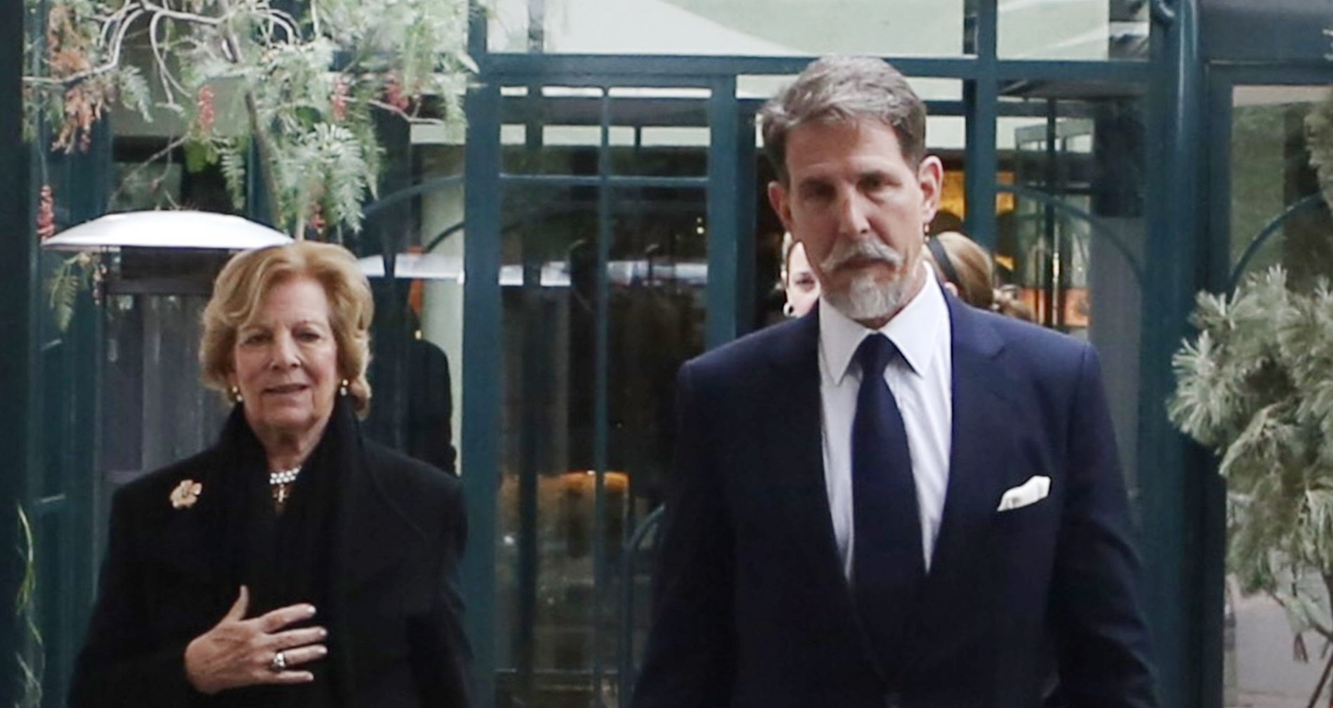 Χρυσή Βαρδινογιάννη | Συνόδεψε τον Νικόλαο Ντε Γκρες στο μνημόσυνο του τέως βασιλιά Κωνσταντίνου - εικόνα 1