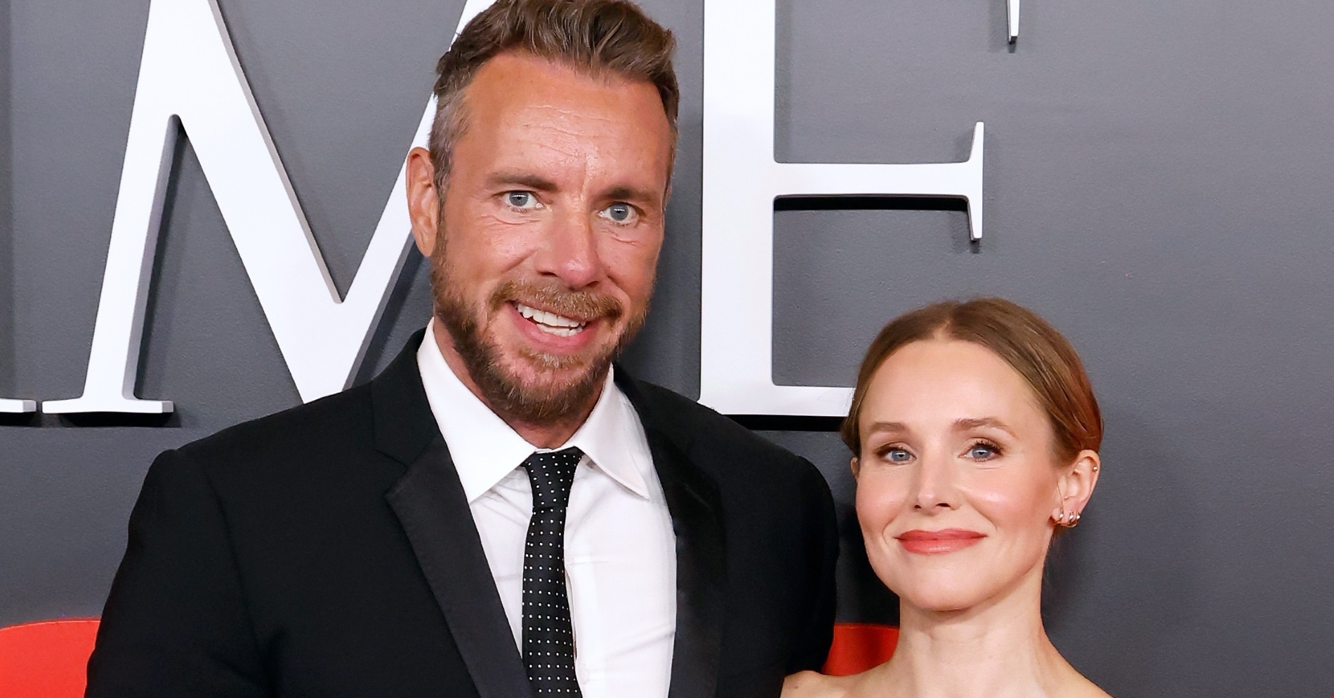 Ο Dax Shepard μοιράζεται γυμνή φωτογραφία της Kristen Bell για να γιορτάσει την πρώτη υποψηφιότητα για Emmy