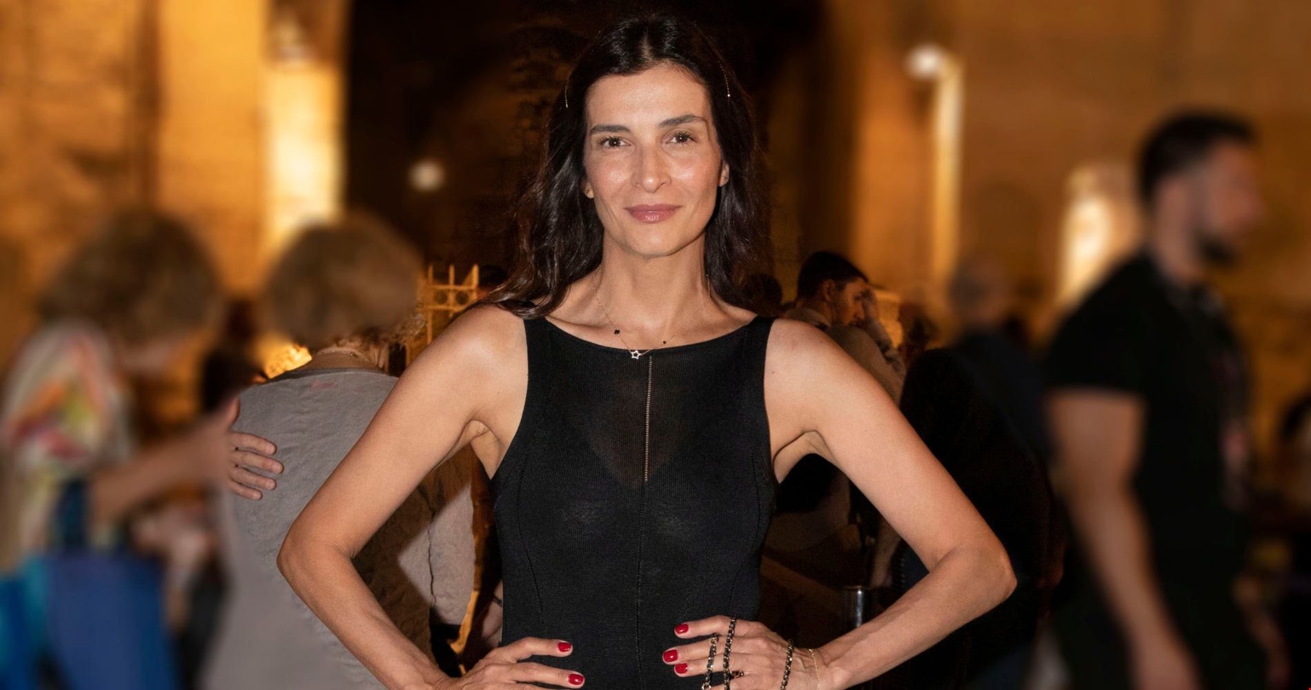 Μάρα Ζαχαρέα | Το διαχρονικό μανικιούρ της είναι η τέλεια πρόταση για τα φθινοπωρινά σου looks - εικόνα 1