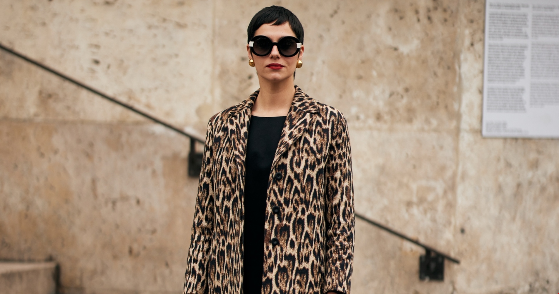 Πώς θα φορέσεις ένα λευκό κοστούμι τον χειμώνα σύμφωνα με την Έλλη Στάη - εικόνα 2