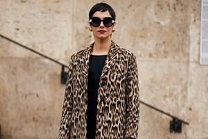 Πώς θα φορέσεις ένα λευκό κοστούμι τον χειμώνα σύμφωνα με την Έλλη Στάη - εικόνα 2