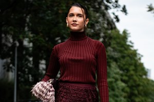 Αυτές είναι οι αποχρώσεις που ταιριάζουν τέλεια με το μπορντό - εικόνα 1