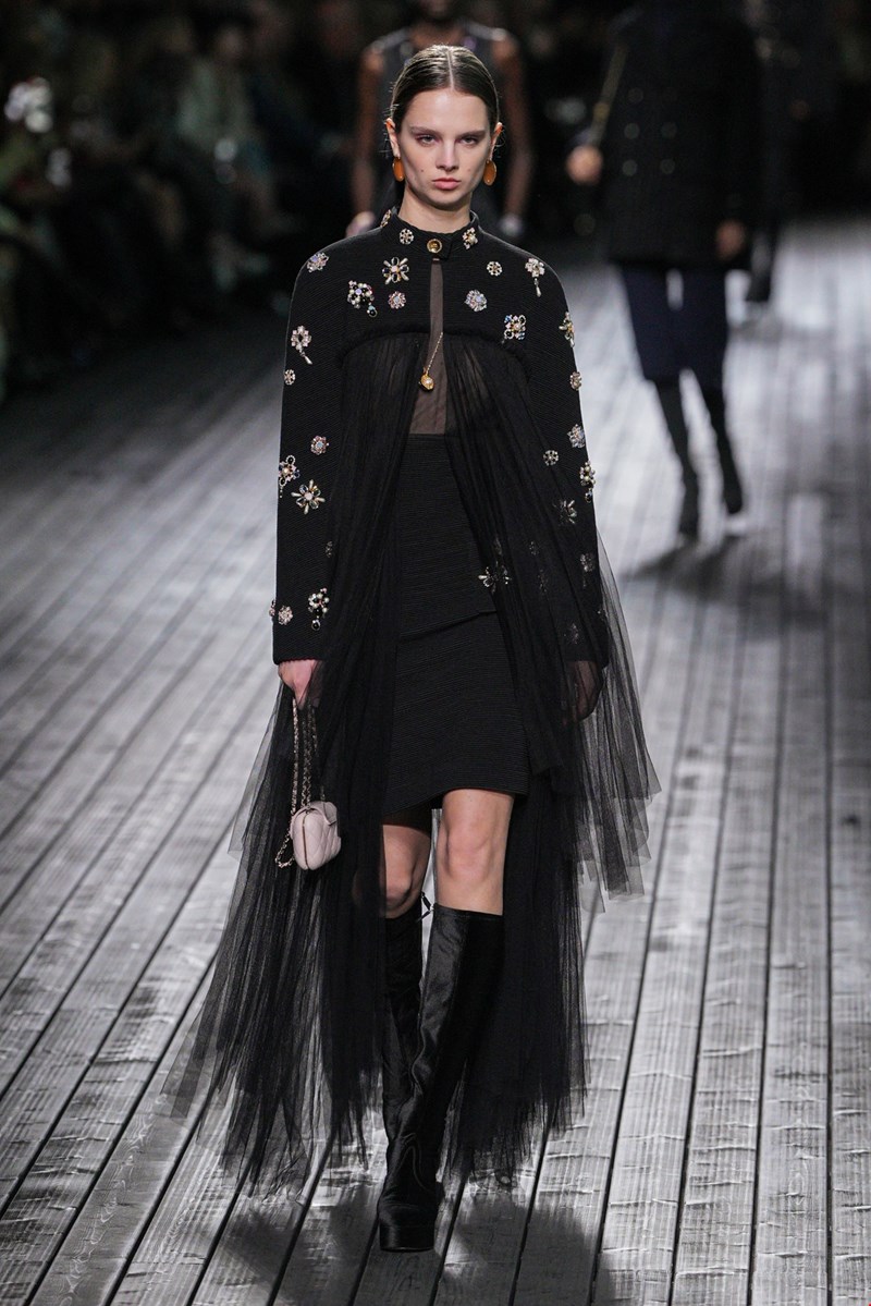 Chanel F24