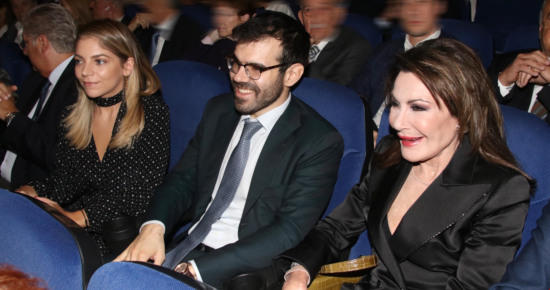 Δόμνα Μιχαηλίδου | Σπάνια βραδινή εμφάνιση σε χριστουγεννιάτικο δείπνο στο City Link - εικόνα 4