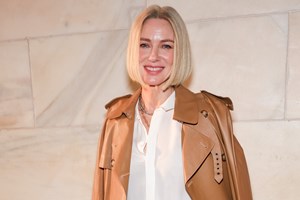 Kai Schreiber | Η 16χρονη trans κόρη της Naomi Watts έκανε το ντεμπούτο της στην Εβδομάδα Μόδας της Νέας Υόρκης - εικόνα 1