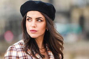 Τα οικονομικά lip balms με χρώμα που δεν βγαίνουν ποτέ από την τσάντα της beauty editor - εικόνα 1