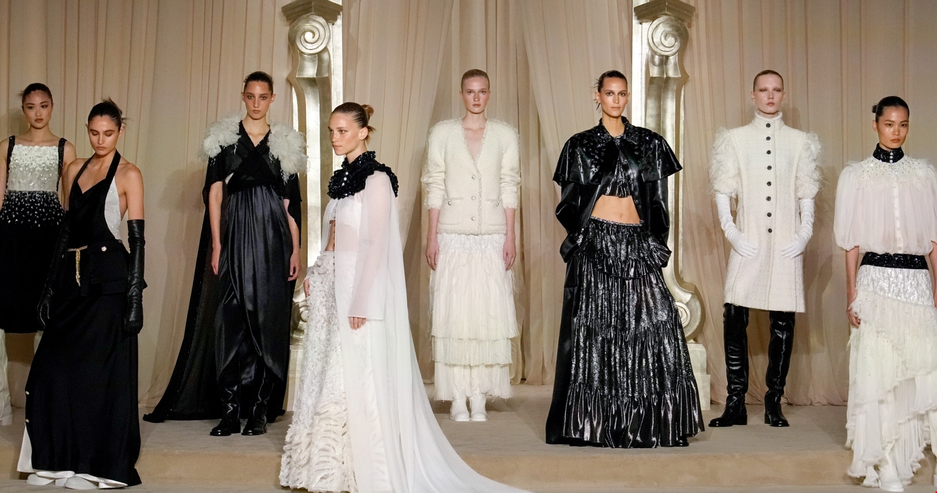 Chanel Fall-Winter 2025/2026 Haute Couture Collection | Οι εμφανίσεις στο front row που έκλεψαν τις εντυπώσεις - εικόνα 1