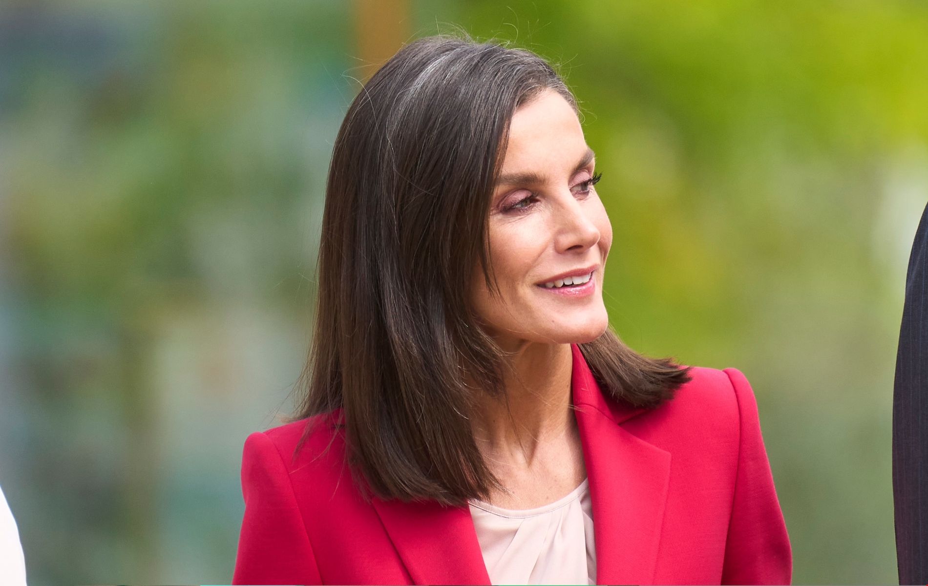 Βασίλισσα Máxima | Με business casual φόρεμα σε οικονομικό συνέδριο - εικόνα 2