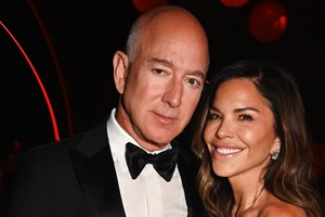 H Lauren Sánchez και ο Jeff Bezos παντρεύτηκαν - Η πρώτη φωτογραφία από τον γάμο τους - εικόνα 1
