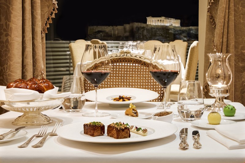 Τραπέζι με θέα στο Tudor Hall