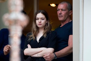 Dakota Johnson | Διέρρευσε φωτογραφία της από τον γάμο της Stella Banderas - Το σπάνιο στιγμιότυπο - εικόνα 1