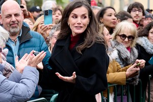 Kate Middleton | Τα mocha mousse jeans της από τη Massimo Dutti είναι η πιο fashionable αγορά που θα κάνεις την άνοιξη - εικόνα 2