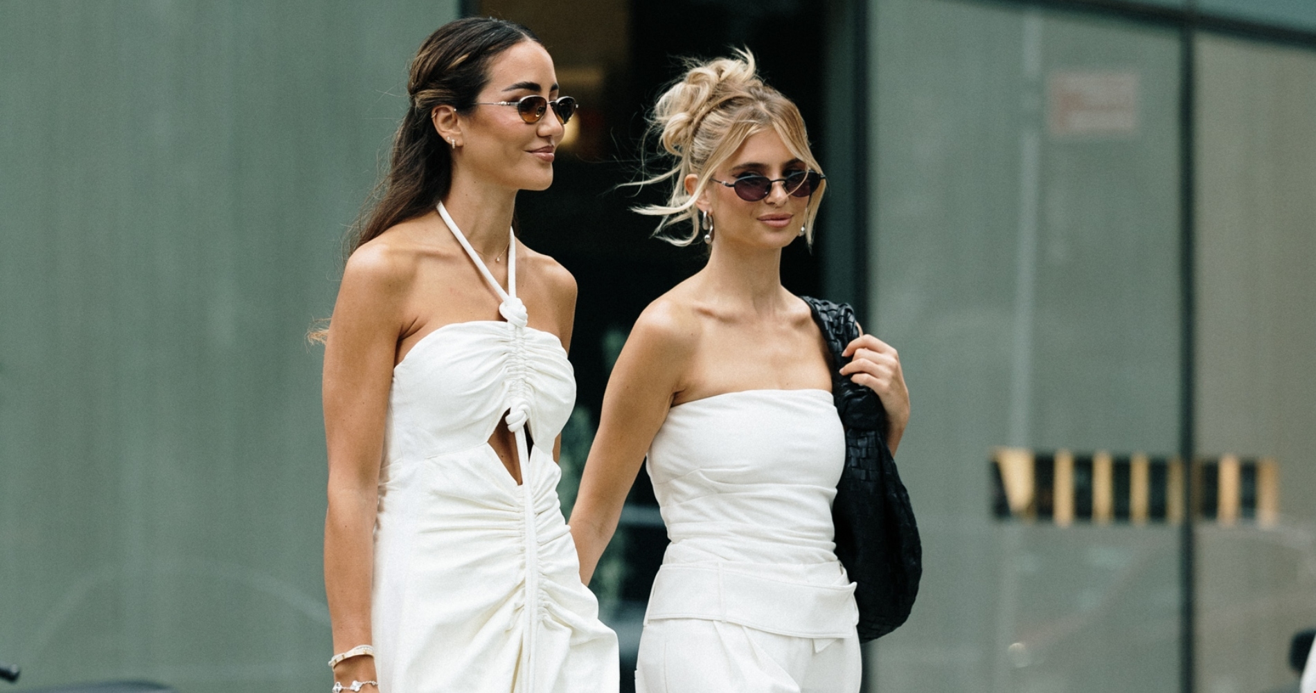 Μάρα Ζαχαρέα | Το καλοκαιρινό look με εμπριμέ φόρεμα και εσπαντρίγιες - εικόνα 1