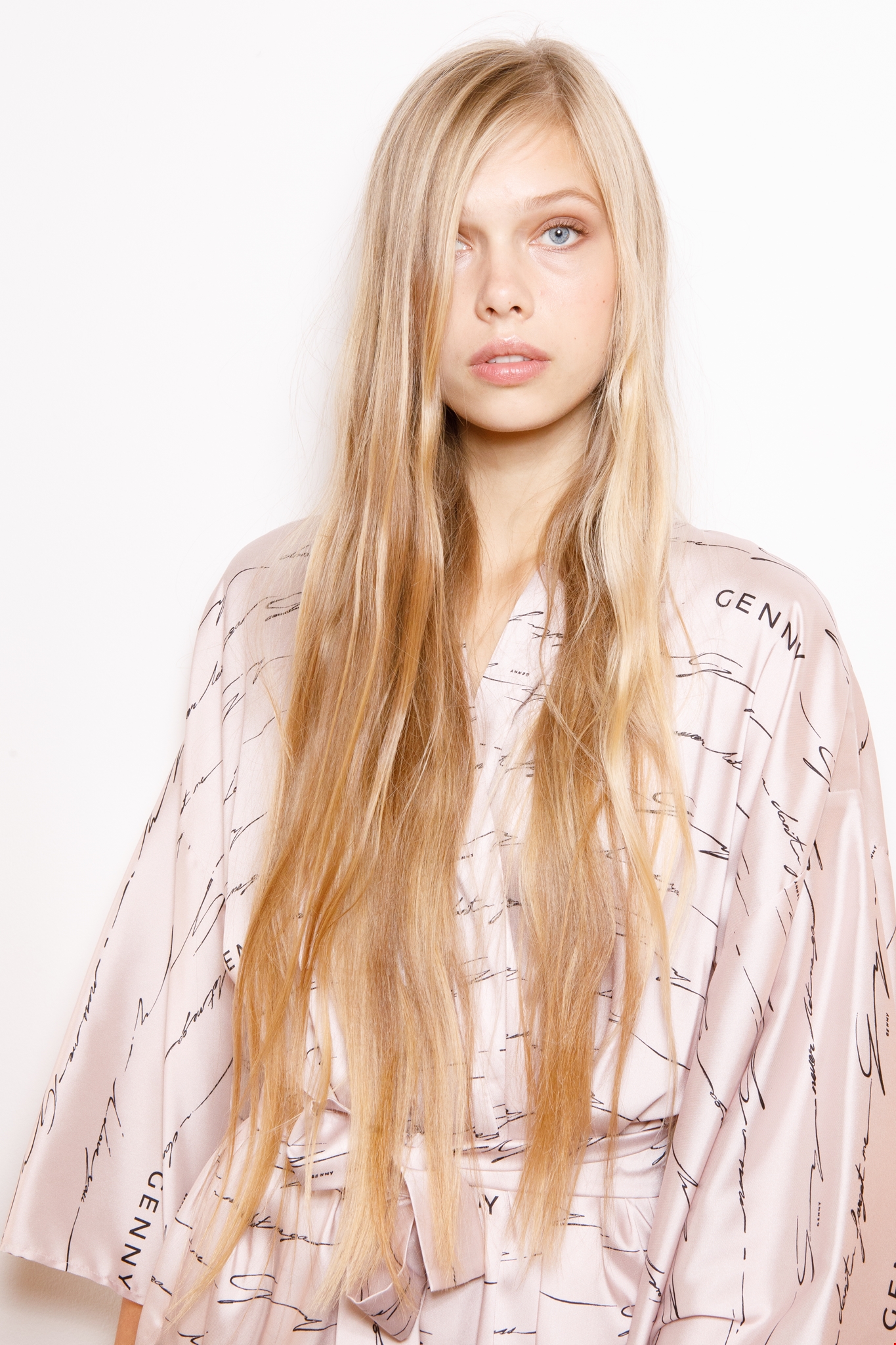 Πώς θα προστατεύσεις αποτελεσματικά τα βαμμένα σου μαλλιά στις καλοκαιρινές διακοπές - εικόνα 3