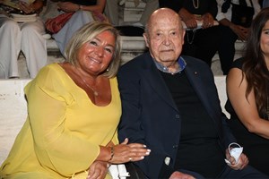 Λουκίλα Καρρέρ | Σπάνια βραδινή εμφάνιση μαζί με την αδερφή της, Ναλίτα - εικόνα 1