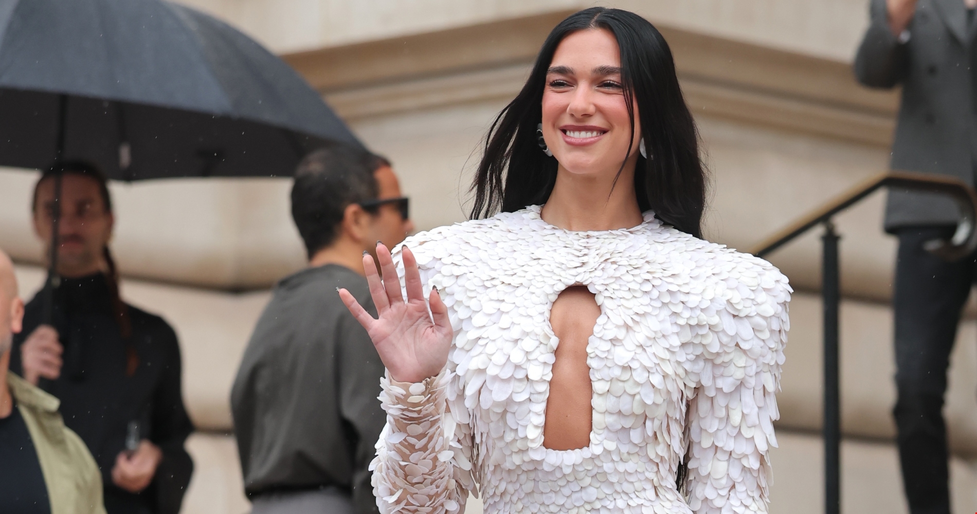 Shiny Stars | Το νέο μανικιούρ της Dua Lipa είναι ό,τι πιο λαμπερό για τα ρεβεγιόν