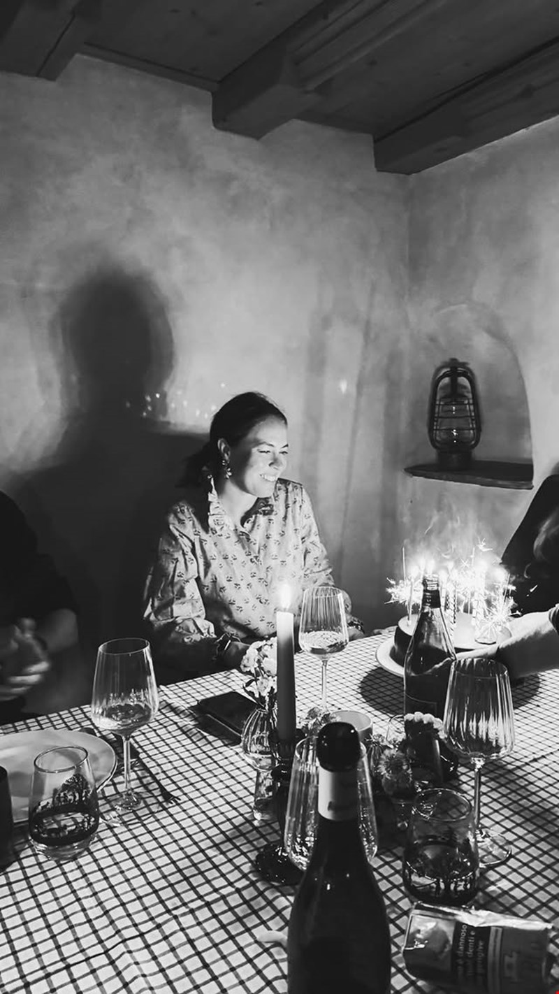 H Nina Flohr στις Άλπεις - το δείπνο