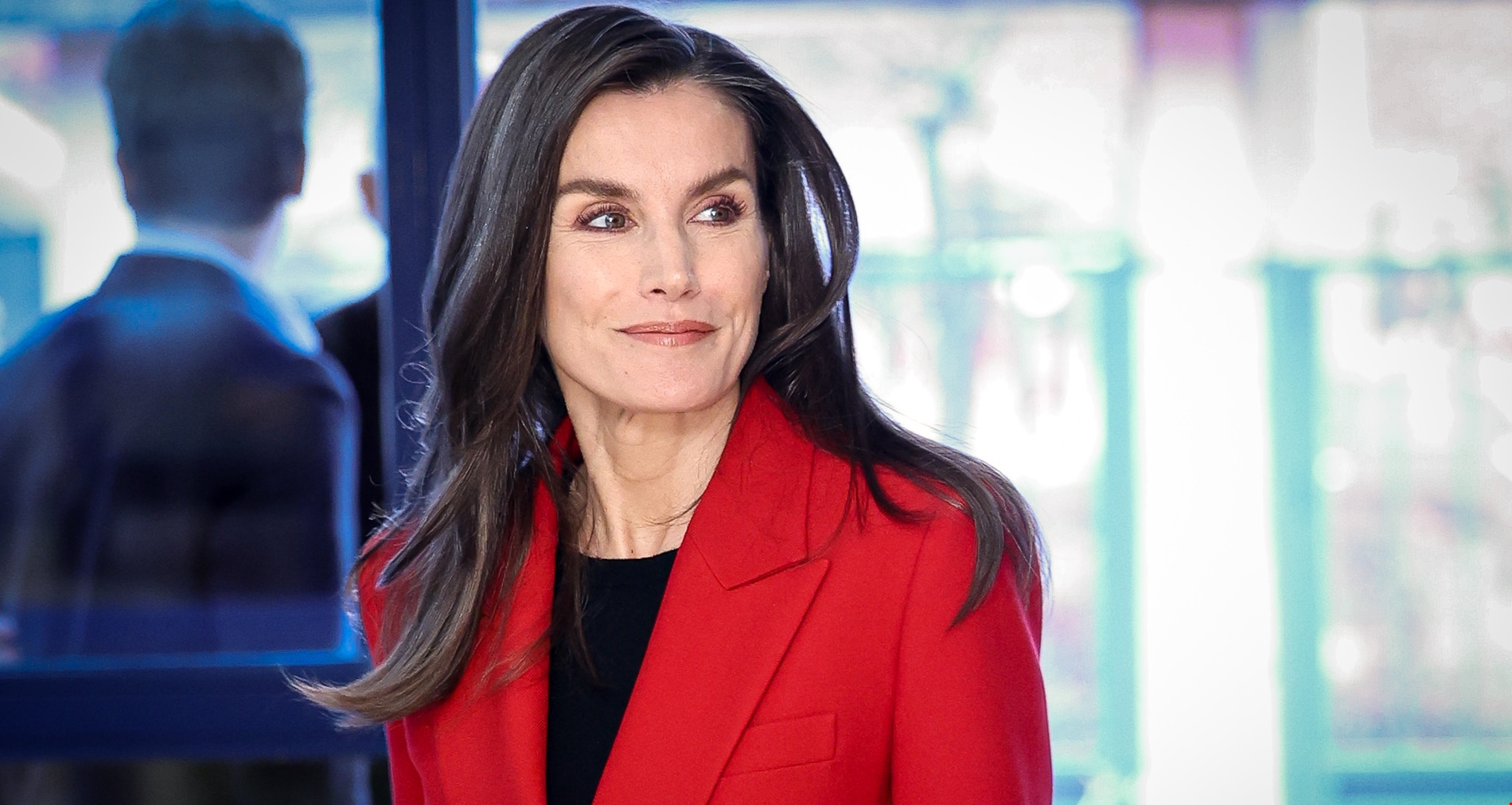 Letizia της Ισπανίας | Η εμφάνιση με στιλάτα loafers από τη Massimo Dutti - εικόνα 1