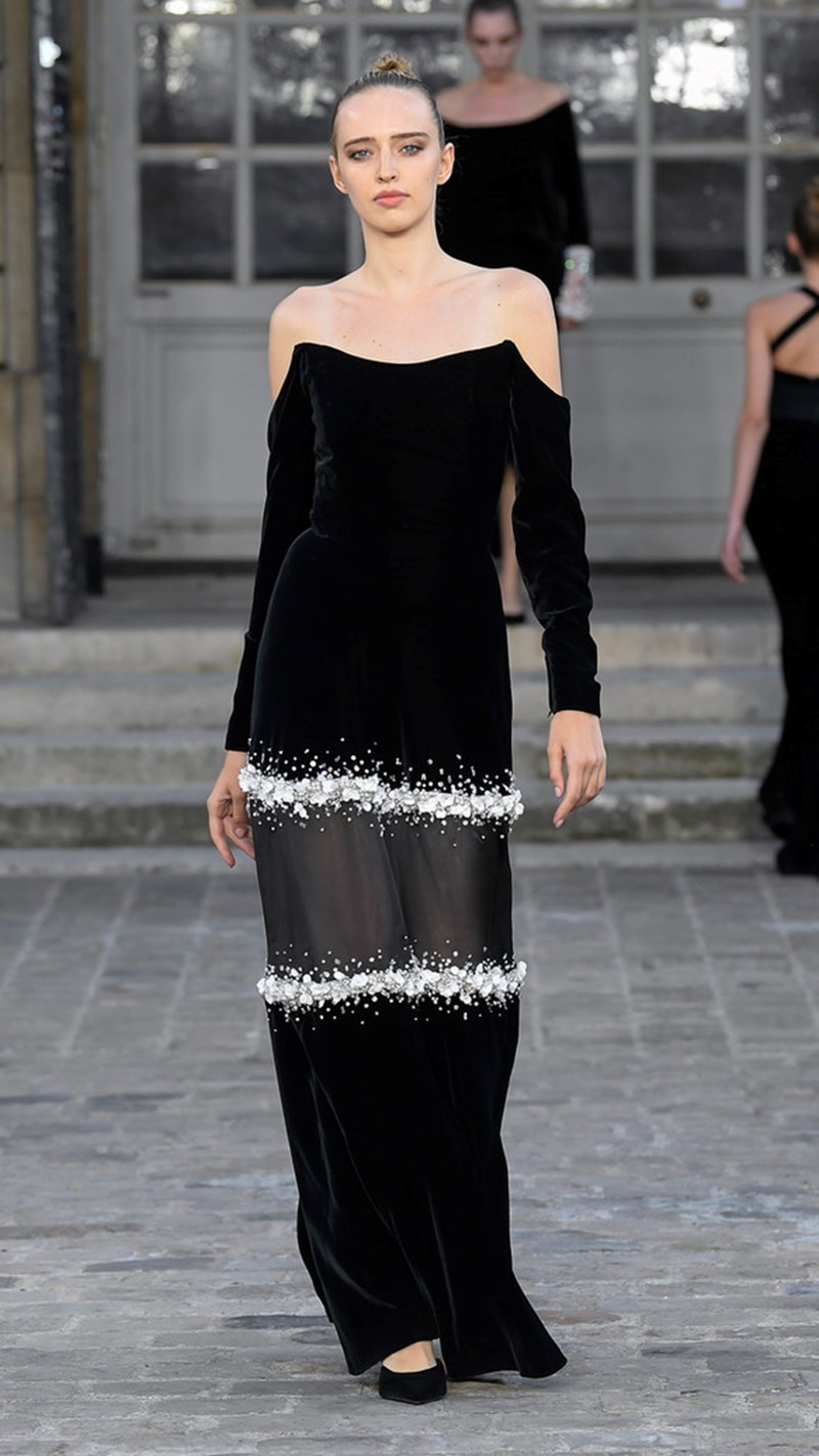 Celia Kritharioti HC AW'22