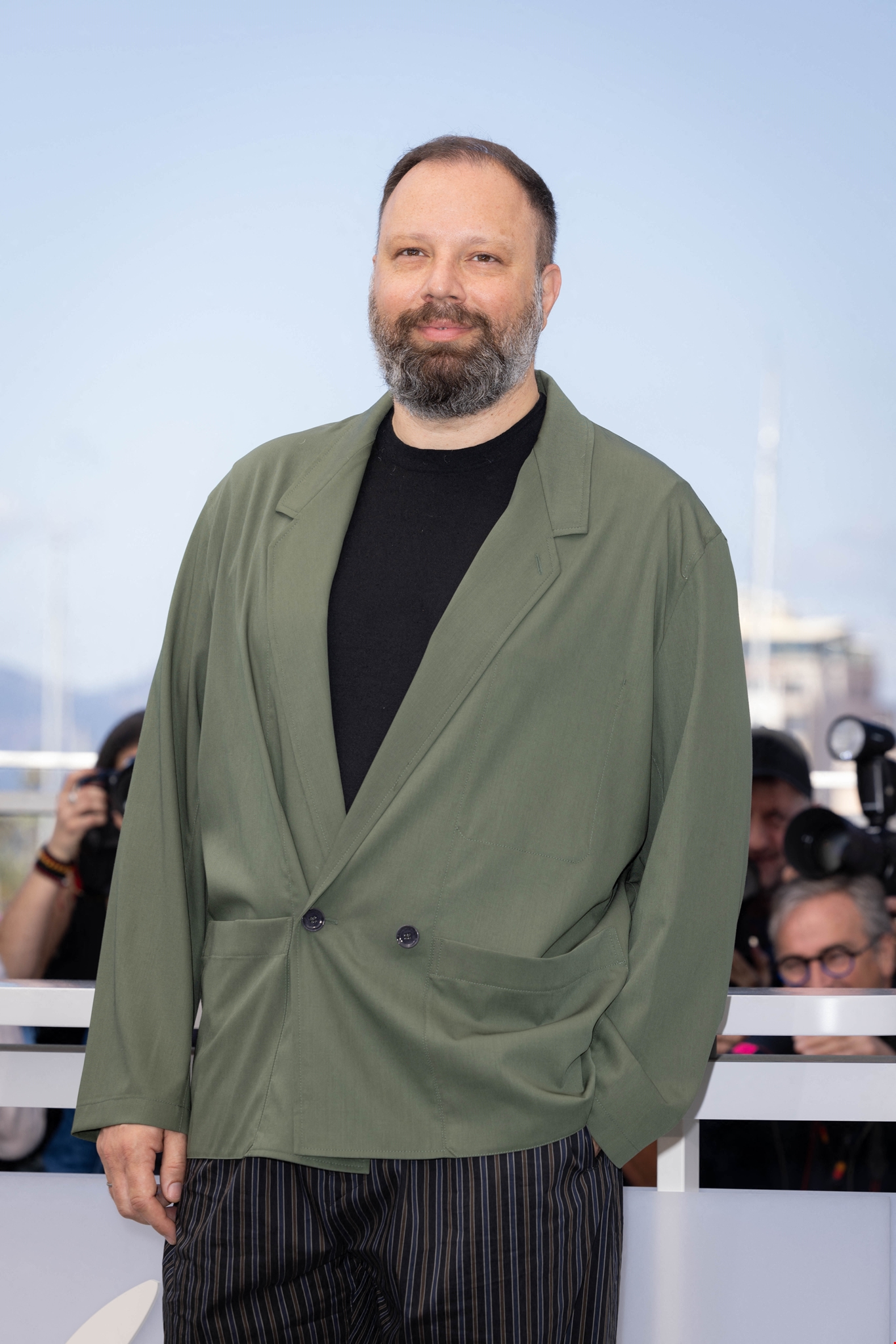 Bugonia | Ξέρουμε πότε κυκλοφορεί η νέα ταινία του Γιώργου Λάνθιμου - εικόνα 1