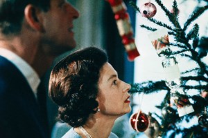 Ποια είναι η σωστή σειρά για να τοποθετήσεις τα στολίδια στο χριστουγεννιάτικο δέντρο; - εικόνα 1