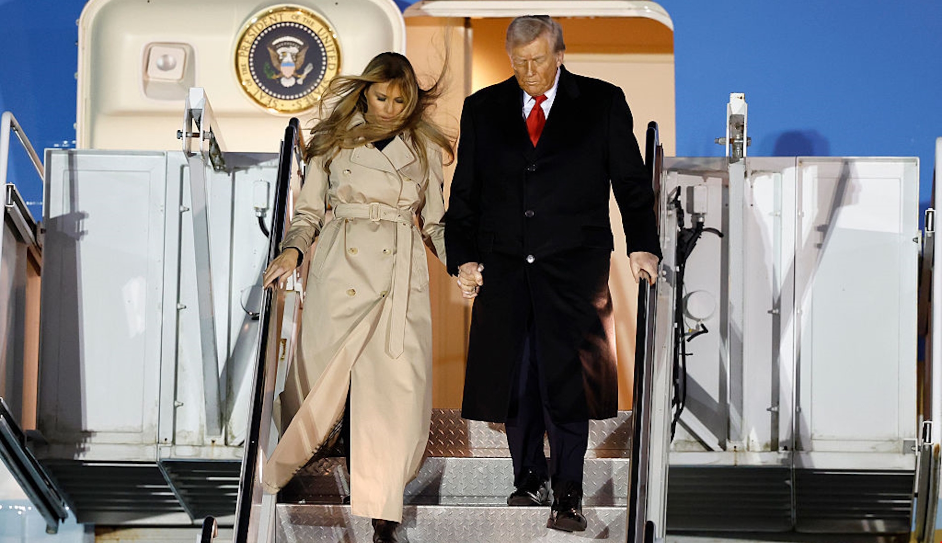 H στιγμή που όλοι περίμεναν! Kate Middleton και Μelania Trump μαζί στο Κάστρο του Windsor - εικόνα 3