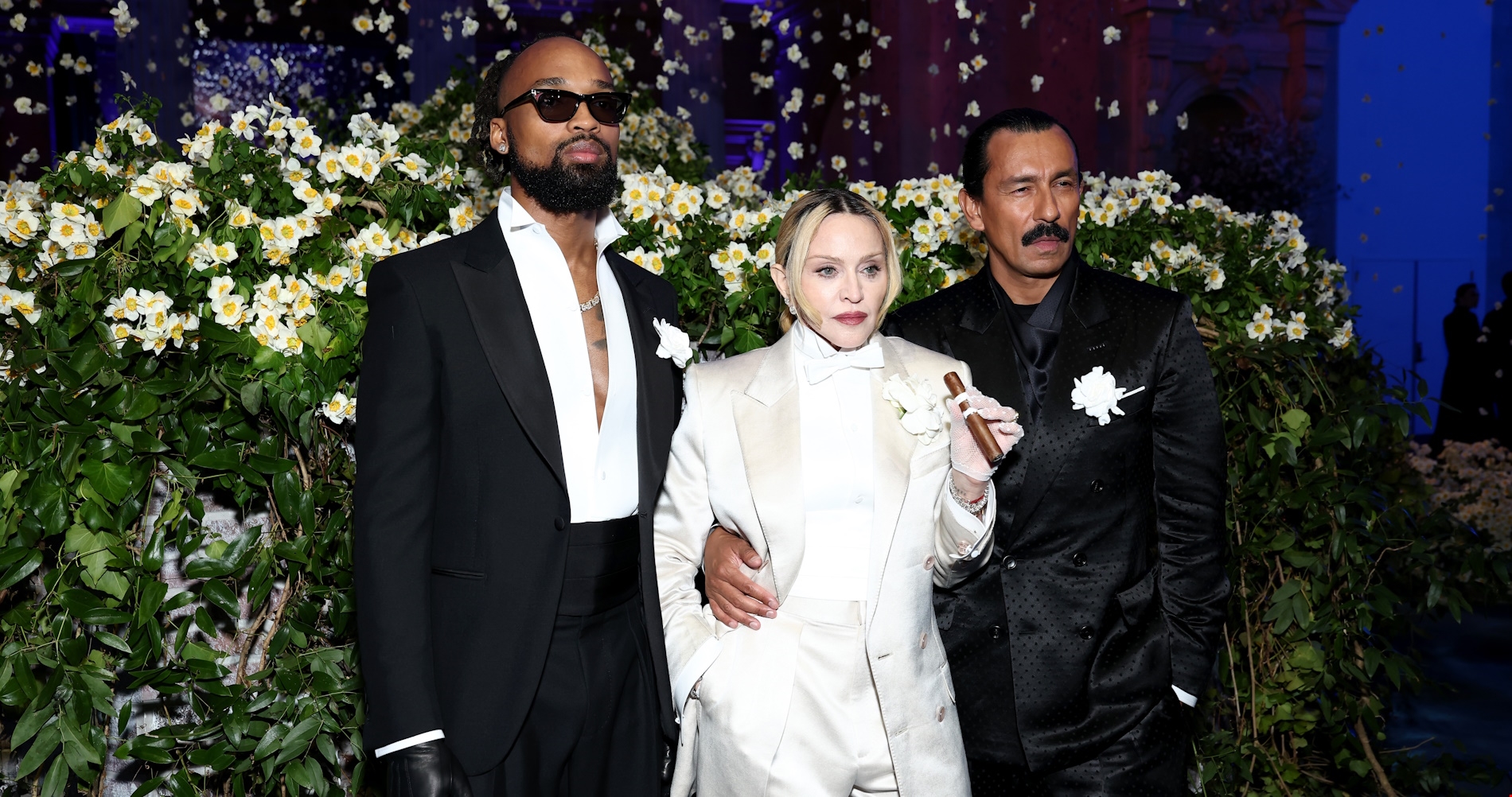 Η Madonna είναι τρελά ερωτευμένη | Ποιος είναι ο σύντροφός της, Akeem Morris που έχει την ίδια ηλικία με την κόρη της Lourdes;