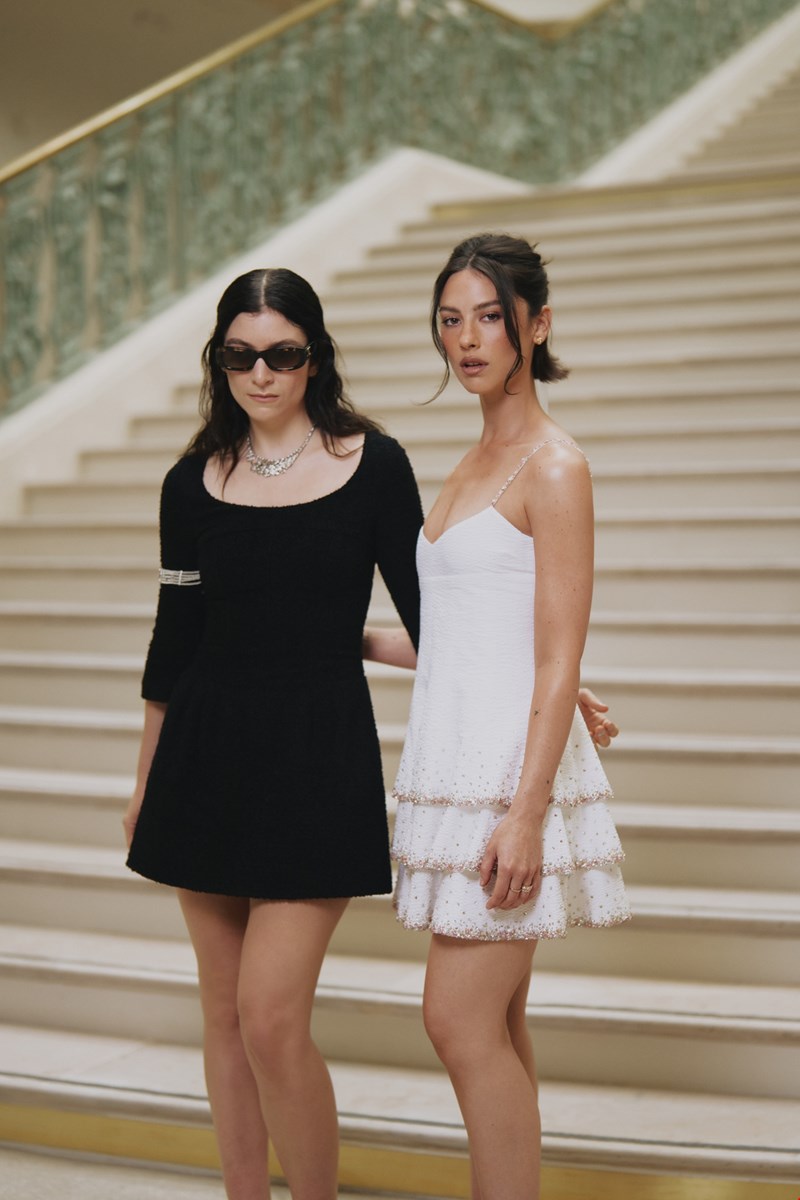 chanel_lorde_gracie_abrams_chanel_hc-fw25-26-show_july_8th_1-HD.jpg