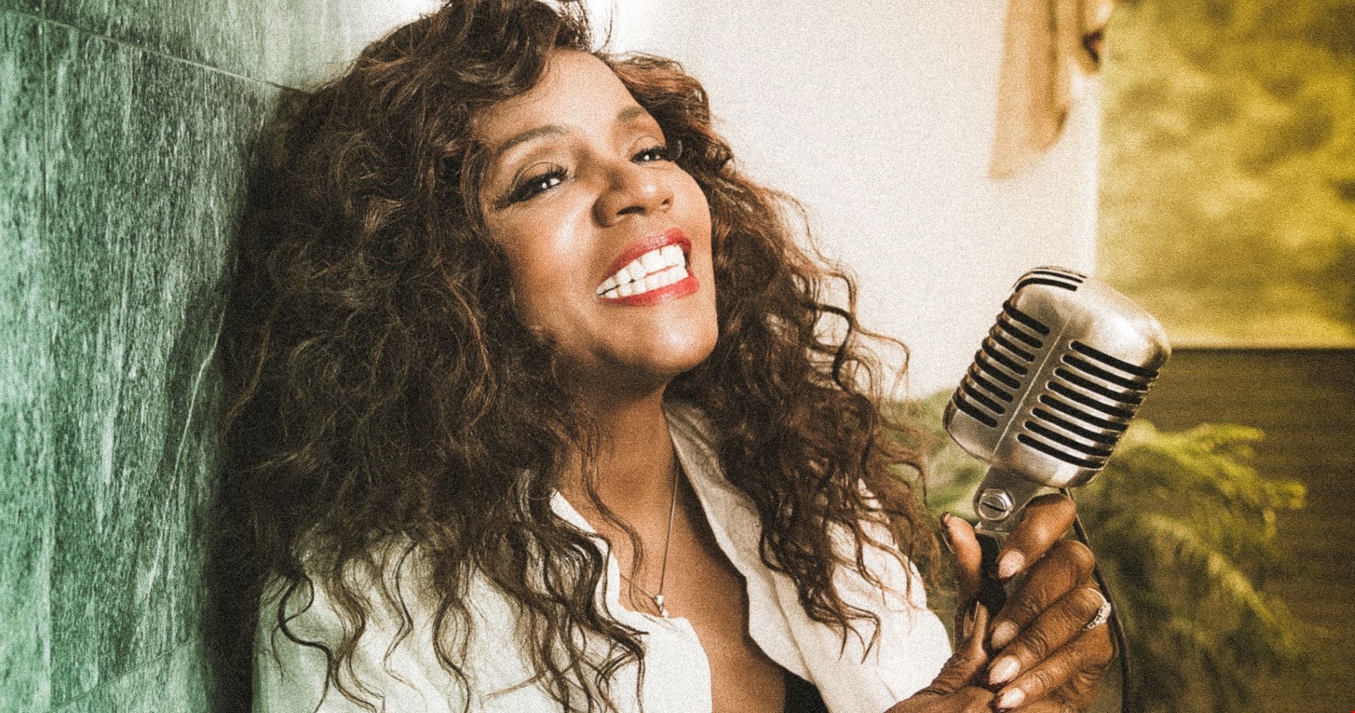 Εντυπωσιακή εμφάνιση με sold-out συναυλία από την Norah Jones στον Λόφο της Σάνης - εικόνα 1