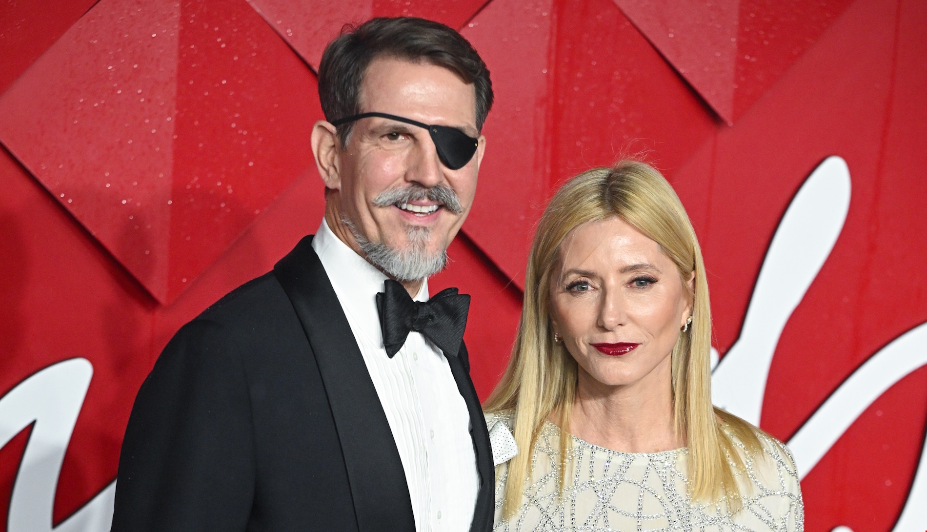 Χρυσή Βαρδινογιάννη  - Νικόλαος Ντε Γκρες | Η φωτογραφία τους από τις πασχαλινές διακοπές στην Πάτμο - εικόνα 2