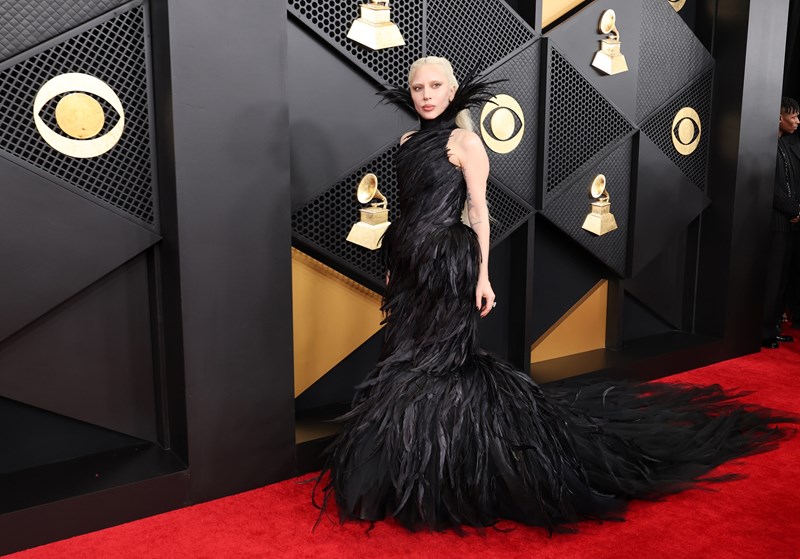 Η Lady Gaga με custom Matières Fécales.