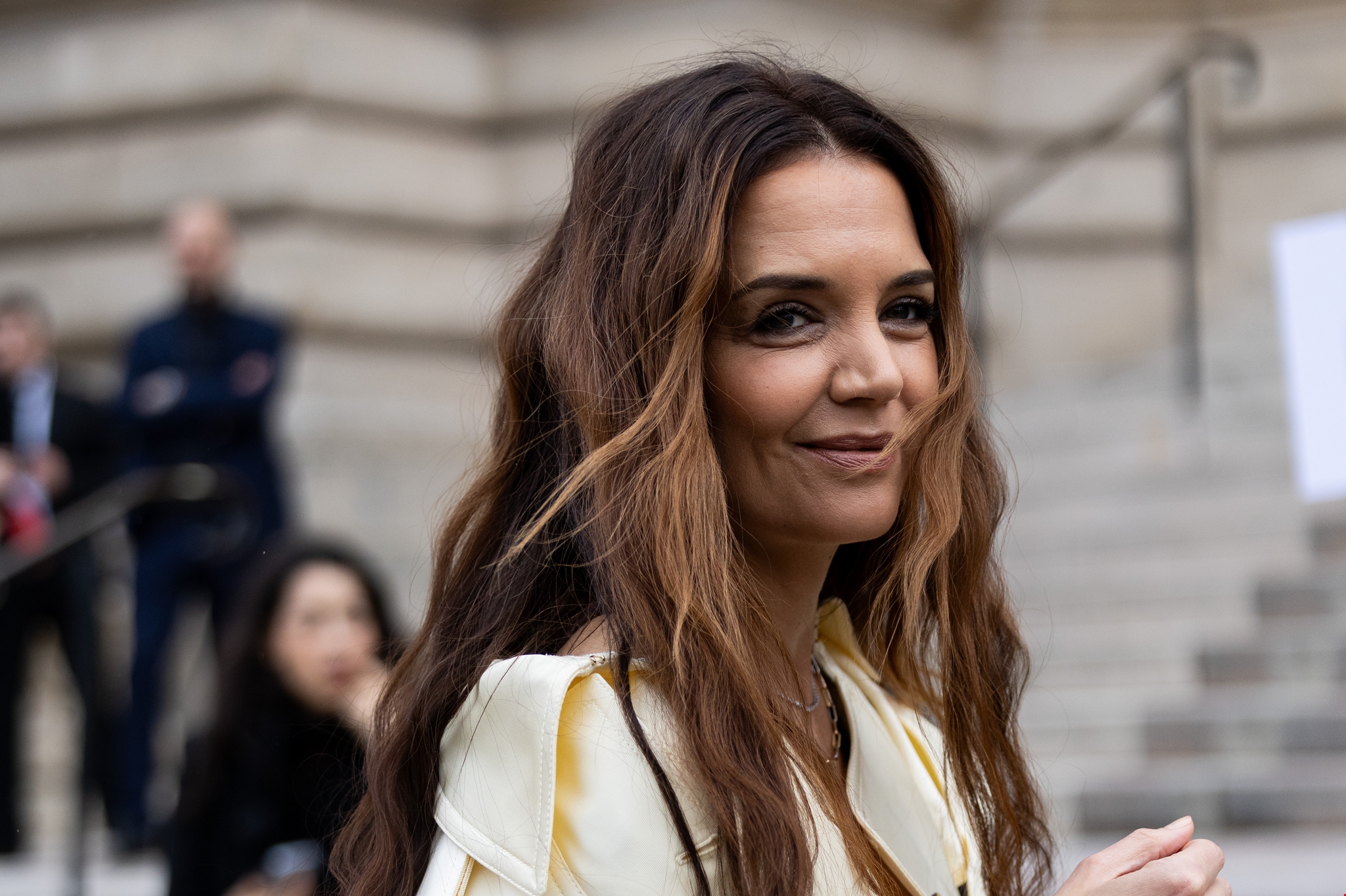 4 σωτήρια tips που θα περιορίσουν το ανεπιθύμητο φριζάρισμα στα μαλλιά σου - εικόνα 1