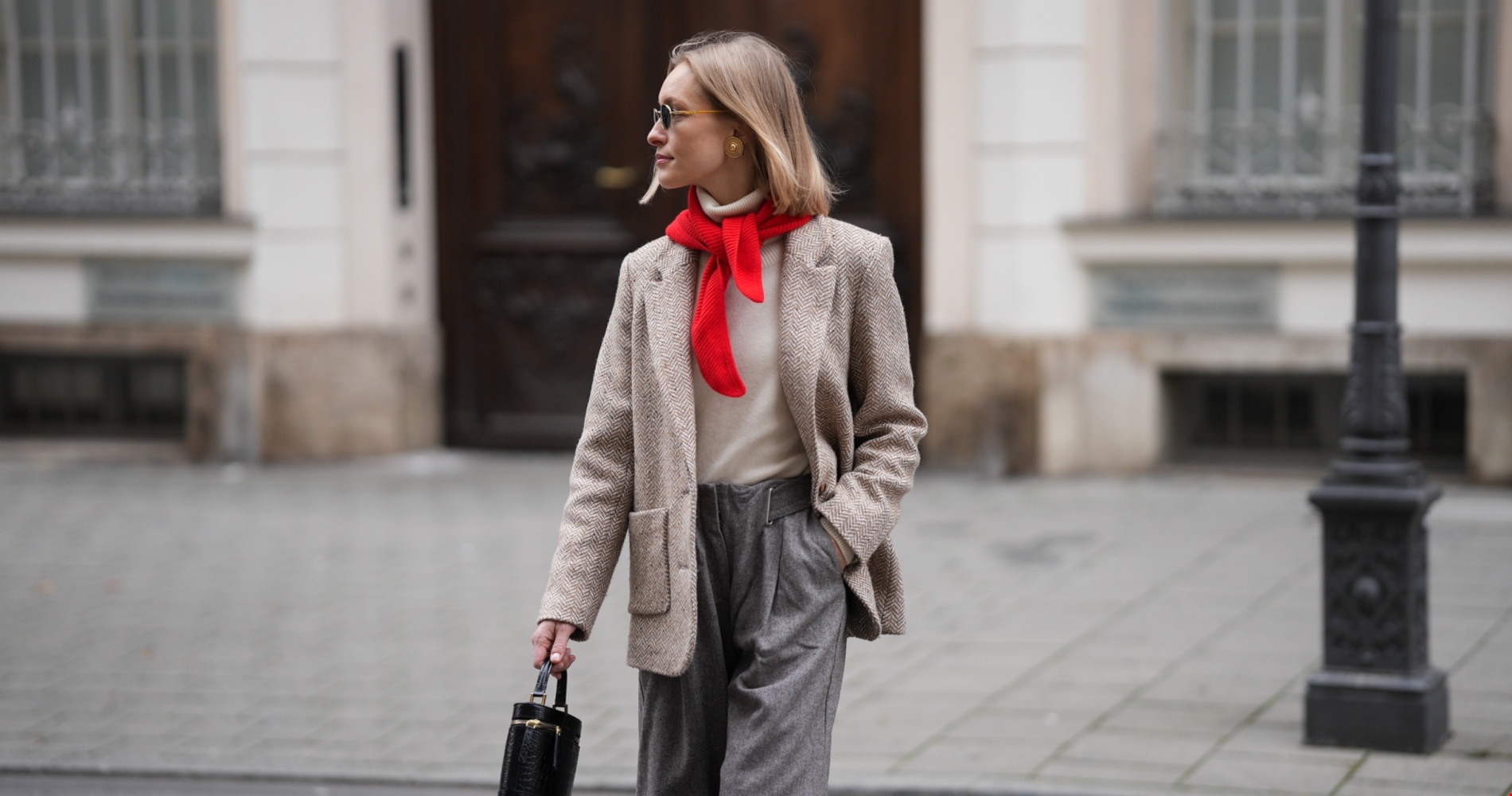 Είμαι beauty editor και αυτή είναι η πούδρα που αγοράζω ξανά και ξανά - εικόνα 2