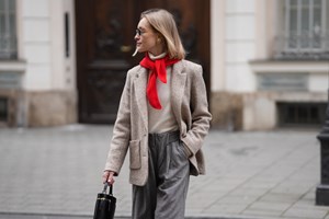 Είμαι beauty editor και αυτή είναι η πούδρα που αγοράζω ξανά και ξανά - εικόνα 2