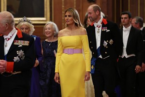 Επίσημο δείπνο στο Windsor | Η Kate Middleton με την τιάρα της Lady Di και η εντυπωσιακή εμφάνιση της Melania Trump - εικόνα 3