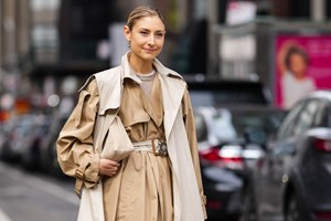 5 διαχρονικά κομμάτια που φορούν οι διάσημες Ελληνίδες την άνοιξη - εικόνα 1