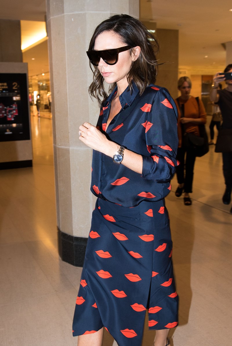 Γιατί η Victoria Beckham φοράει πάντα τα γυαλιά ηλίου της;
