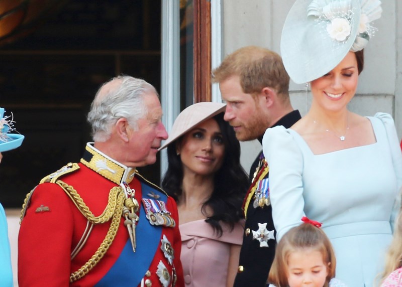 κάρολος, meghan, harry